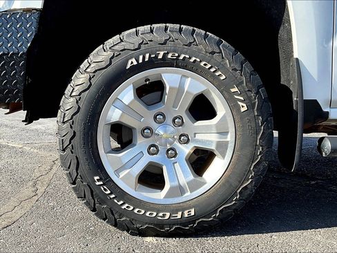 Used 2018 Chevrolet Silverado 1500 LT w/ Texas Edition image 7