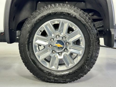 Used 2024 Chevrolet Silverado 2500 High Country w/ High Country Premium Package image 39