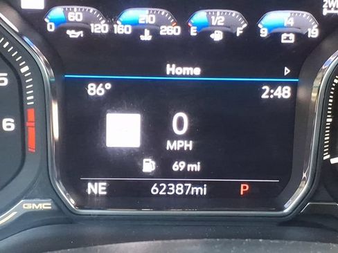 Used 2021 GMC Yukon Denali w/ Denali Ultimate Package AWD/4WD image 45