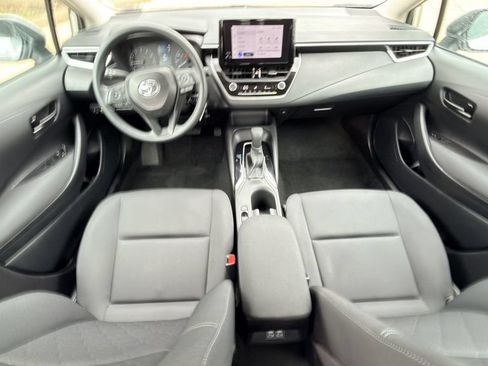 Used 2025 Toyota Corolla LE FWD image 12