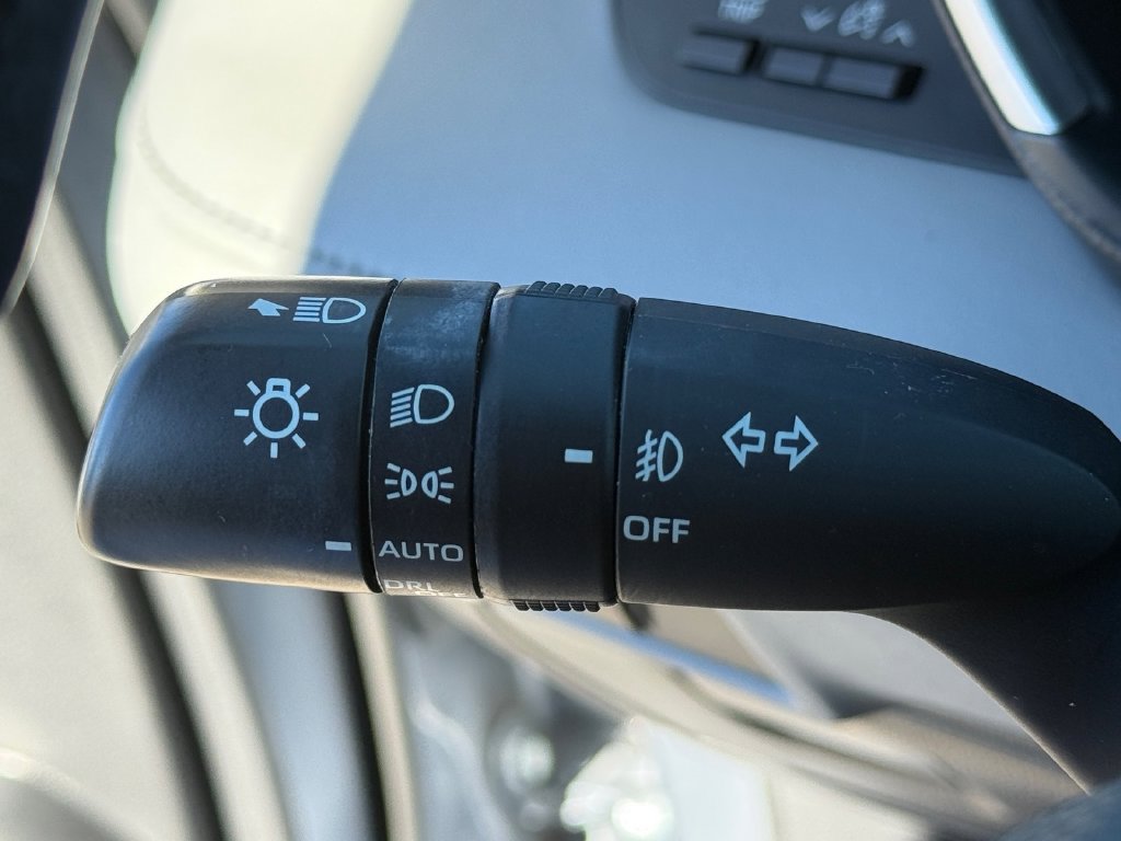 Certified 2022 Toyota Highlander XLE AWD/4WD image 34