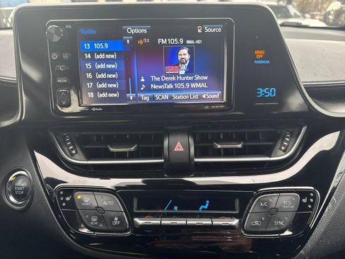 Used 2018 Toyota C-HR XLE image 11