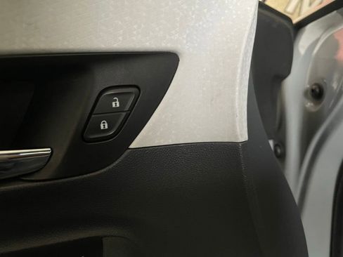 Used 2019 Chevrolet Bolt LT image 29