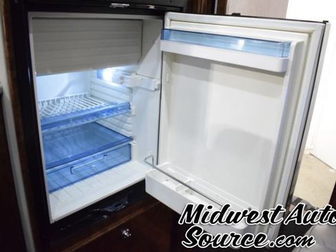 Used 2017 Mercedes-Benz Sprinter 2500 image 32