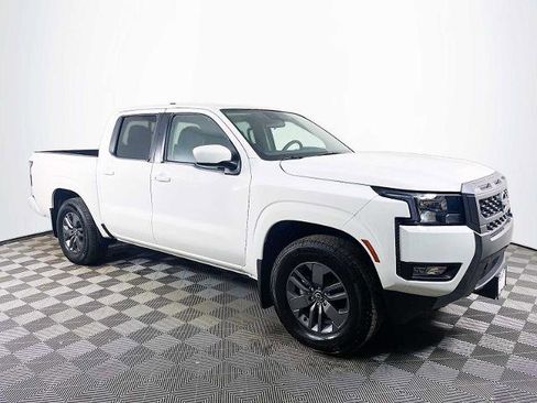 Certified 2025 Nissan Frontier SV w/ SV Convenience Package image 3