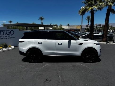 Used 2024 Land Rover Range Rover Sport SE AWD/4WD image 4