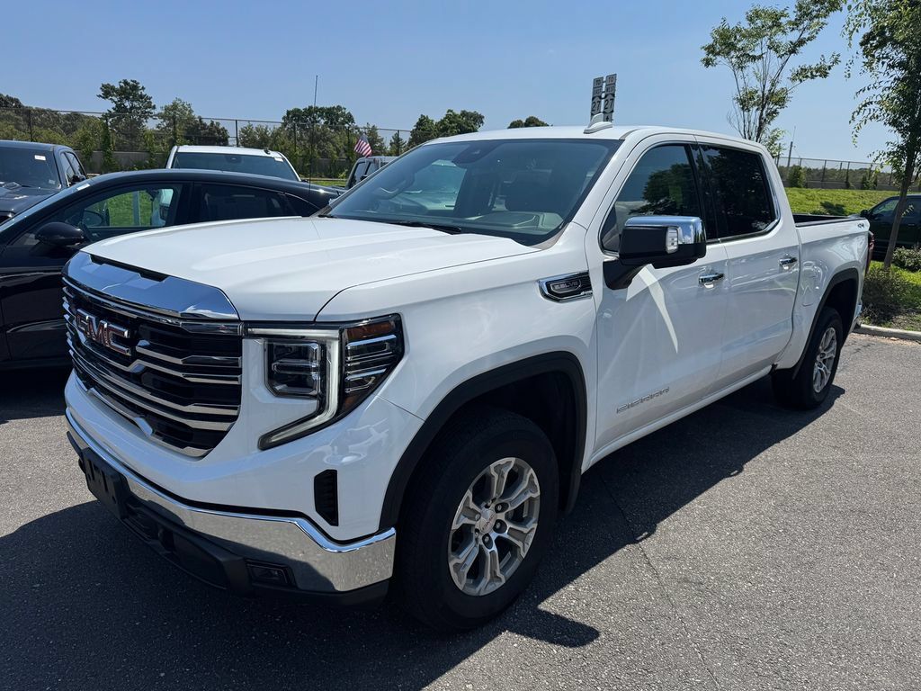 Used 2025 GMC Sierra 1500 SLT AWD/4WD image 6
