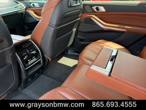 Used 2022 BMW X7 M50i AWD/4WD image 21