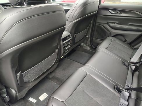 New 2025 Jeep Grand Cherokee Altitude w/ Trailer Tow Package image 30