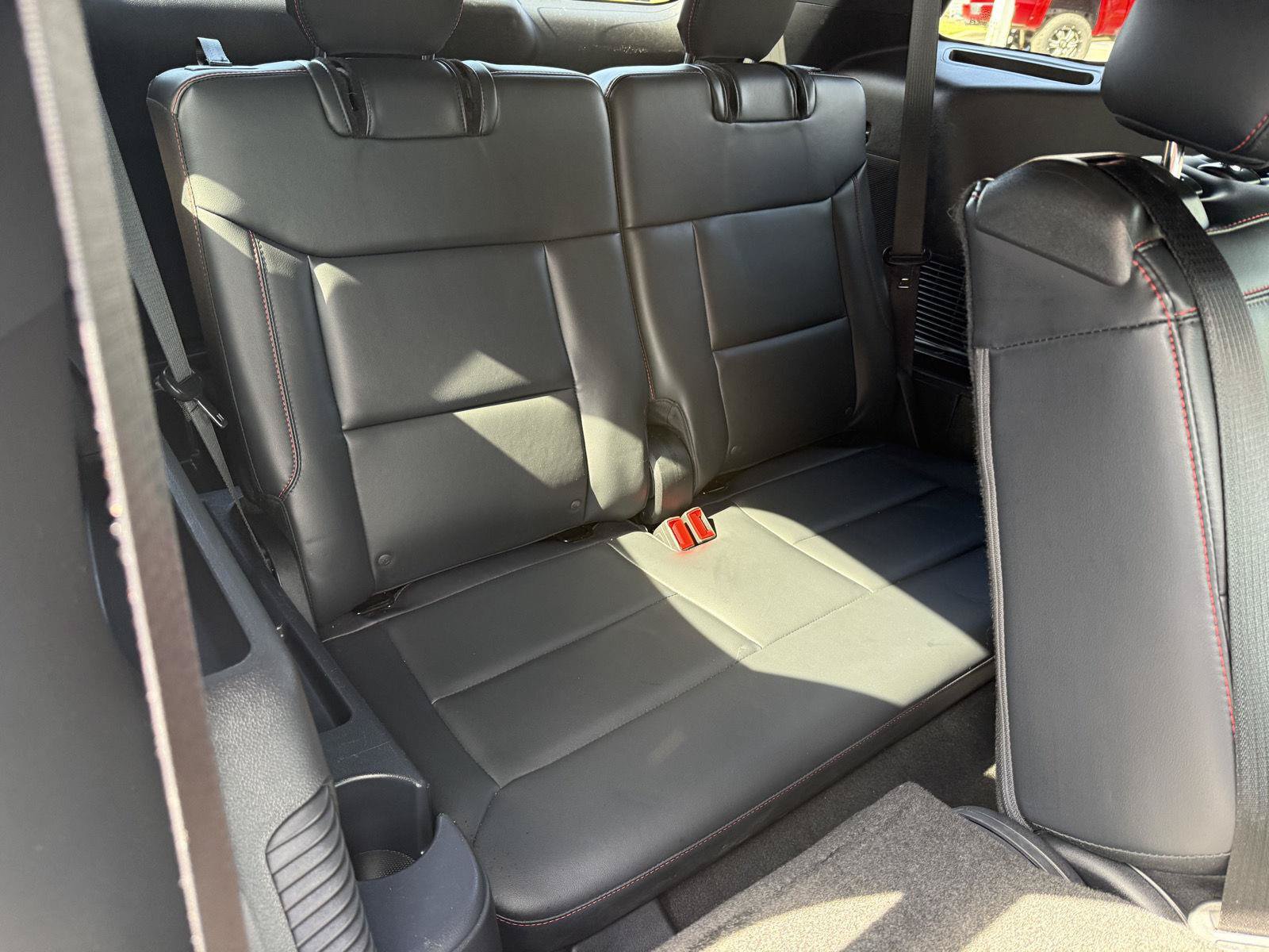 Used 2025 Ford Explorer ST-Line w/ ST-Line Street Pack AWD/4WD image 24
