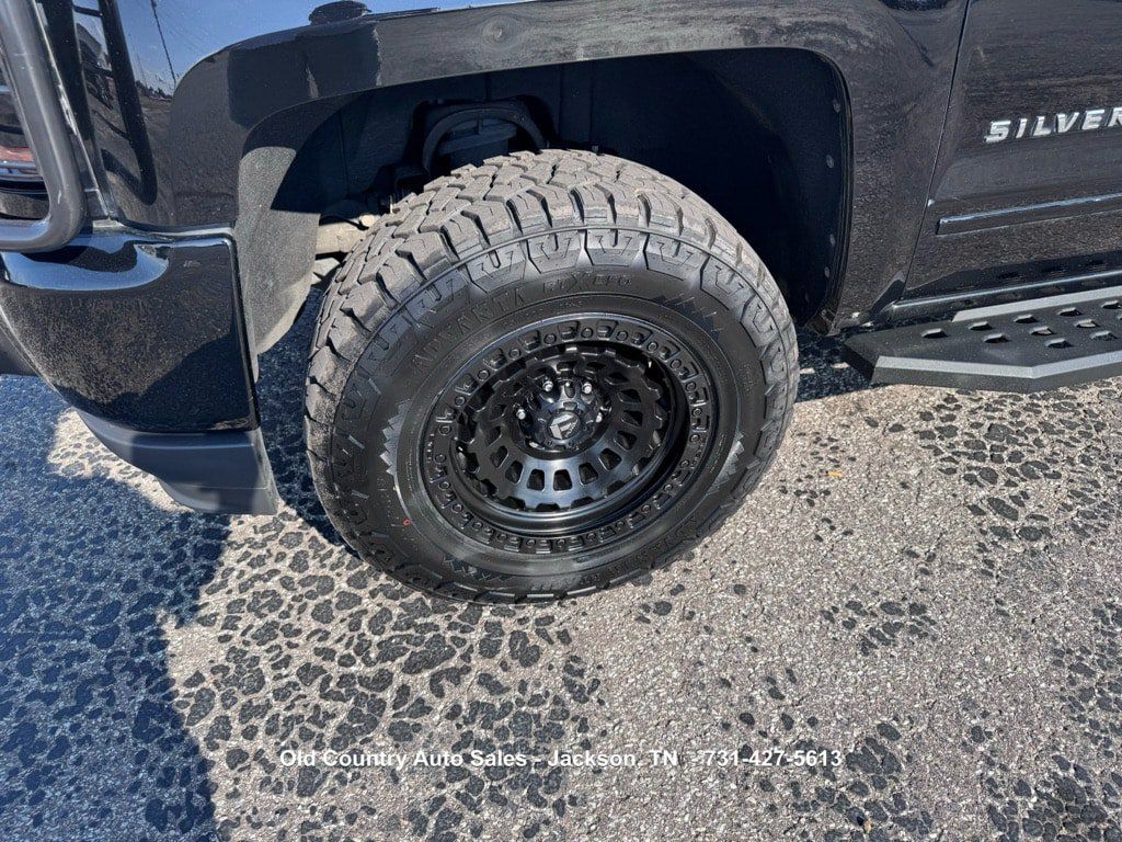 Used 2018 Chevrolet Silverado 1500 LT w/ All Star Edition AWD/4WD image 17
