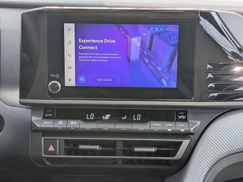 Used 2025 Toyota Camry SE FWD image 19