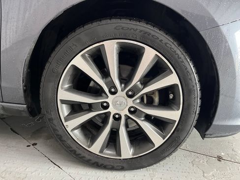 Used 2018 Hyundai Elantra GT FWD image 12