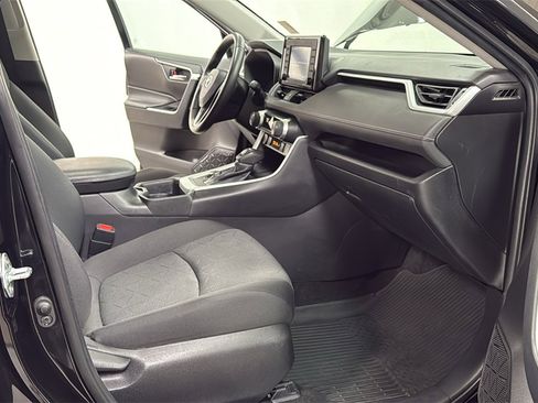 Certified 2021 Toyota RAV4 XLE image 18