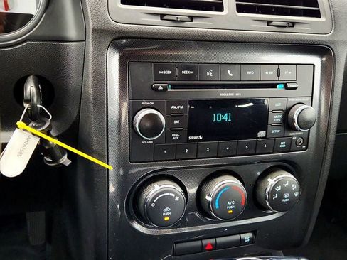 Used 2010 Dodge Challenger R/T RWD image 18