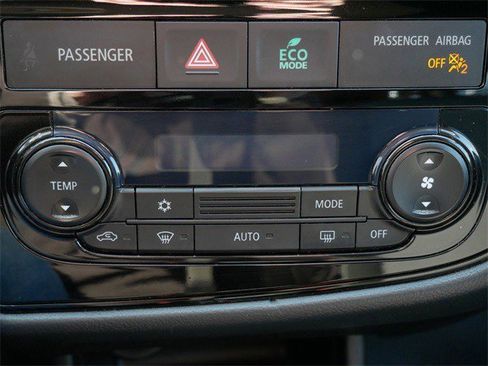 Used 2016 Mitsubishi Outlander ES image 21