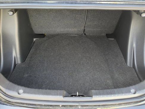 Used 2019 Toyota Yaris LE image 6