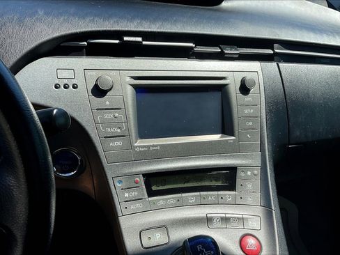 Used 2015 Toyota Prius Persona Series FWD image 14