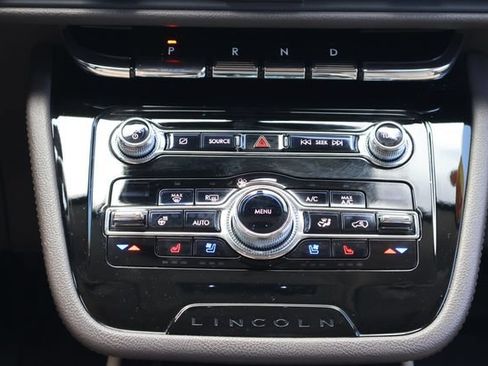 Used 2020 Lincoln Corsair FWD w/ Premium Package image 19