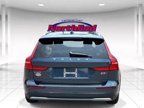 Used 2025 Volvo V60 B5 Cross Country Plus AWD/4WD image 6
