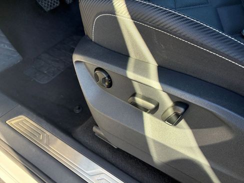 Used 2025 Volkswagen Atlas Cross Sport SE image 22