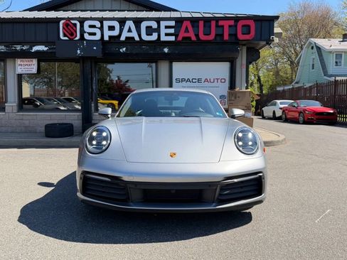 Used 2022 Porsche 911 Carrera image 2