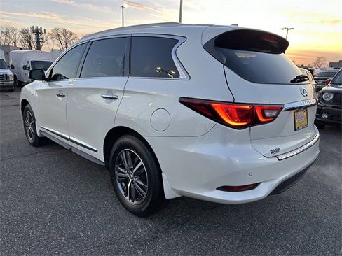Used 2019 INFINITI QX60 Luxe w/ Essential Package image 7
