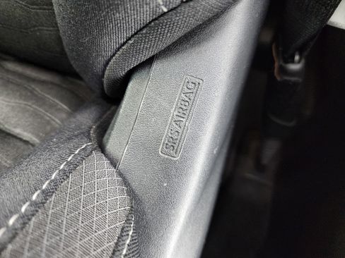 Used 2025 Nissan Pathfinder SV image 40