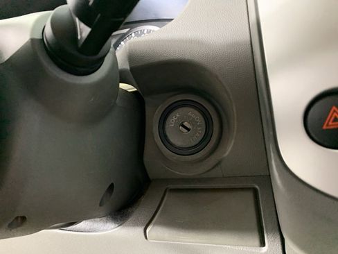 Used 2016 Nissan Frontier SV image 17