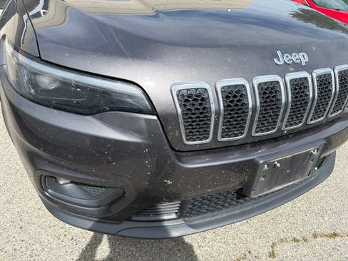 Used 2019 Jeep Cherokee Latitude Plus w/ Cold Weather Group AWD/4WD image 4