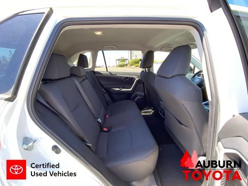 Certified 2022 Toyota RAV4 LE w/ Carpet Mat Package (TMS) AWD/4WD image 16