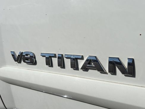 Used 2010 Nissan Titan PRO-4X AWD/4WD image 18