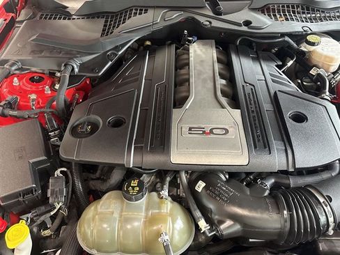 Used 2018 Ford Mustang GT Premium w/ Equipment Group 401A RWD image 27