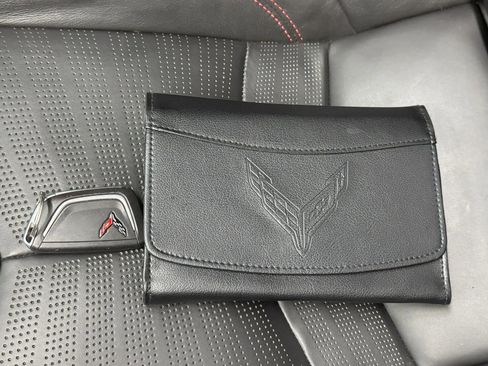 Used 2021 Chevrolet Corvette Stingray Premium Cpe w/ Z51 Performance Package image 23