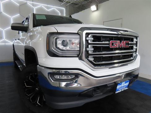 Used 2018 GMC Sierra 1500 SLT w/ SLT Premium Package AWD/4WD image 3