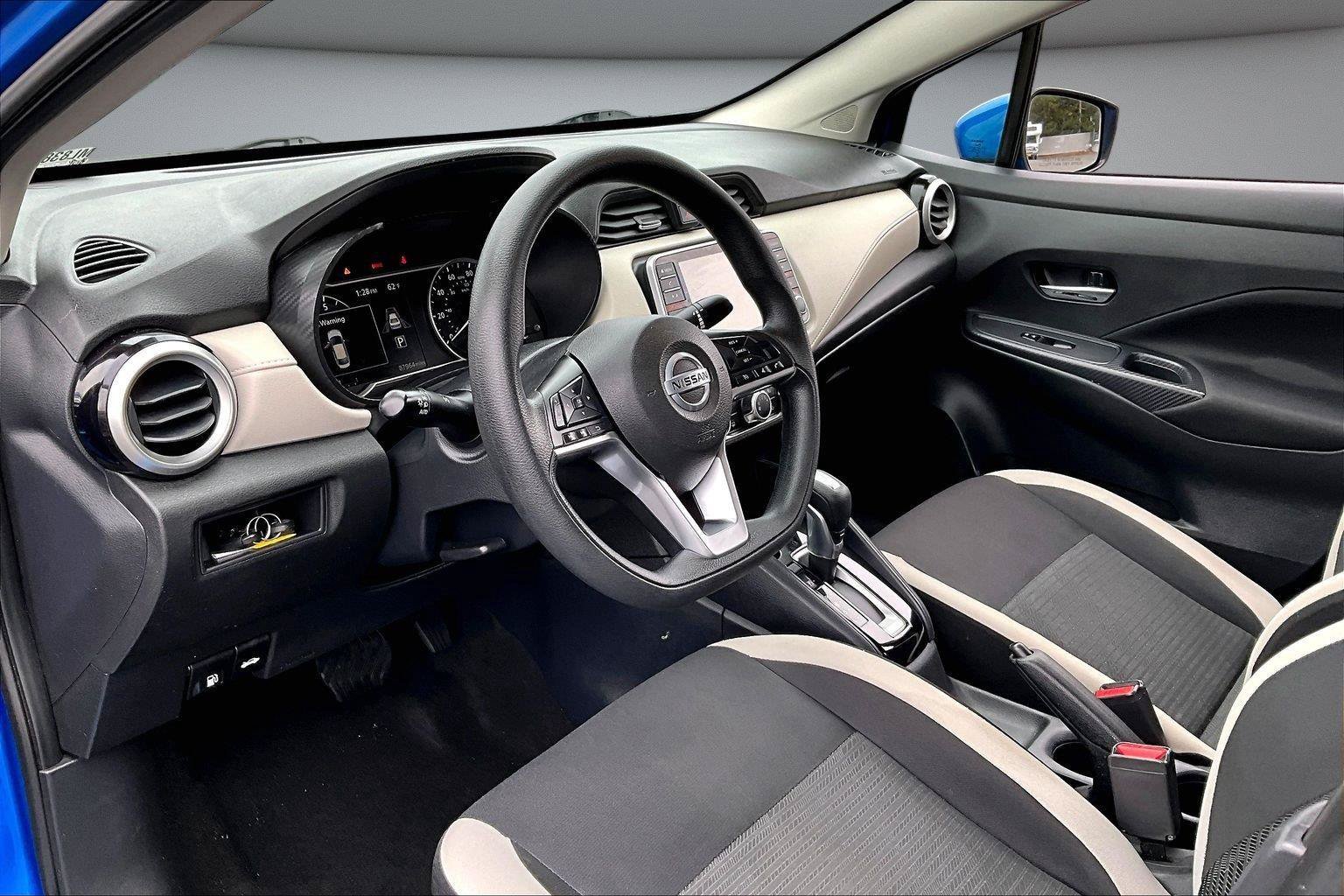Used 2021 Nissan Versa SV FWD image 17