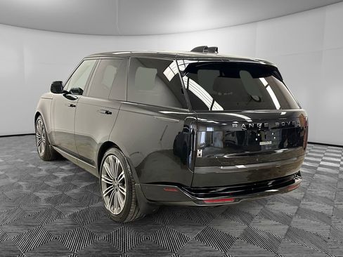Used 2025 Land Rover Range Rover SE image 3