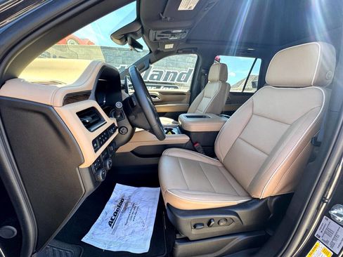 Used 2024 Chevrolet Tahoe Premier w/ Premium Package image 9