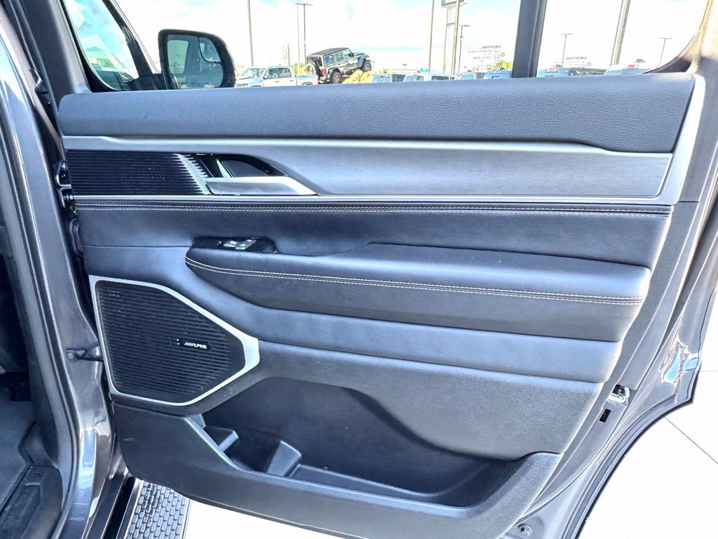 Used 2025 Jeep Wagoneer Series II AWD/4WD image 25