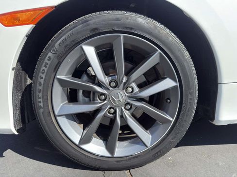 Used 2019 Honda Civic EX image 9