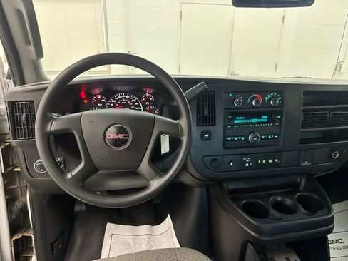 Used 2019 GMC Savana 2500 Extended RWD image 9