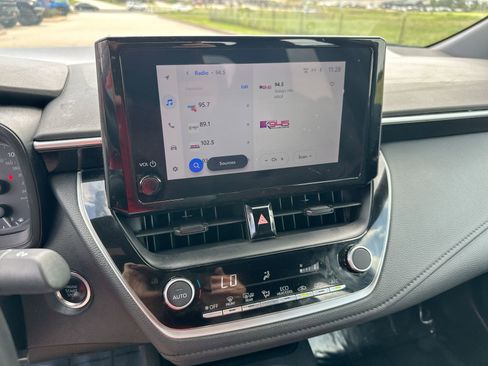 Used 2023 Toyota Corolla SE image 16