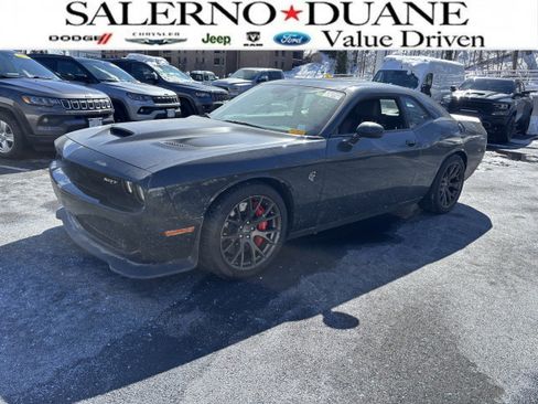 Used 2016 Dodge Challenger SRT Hellcat image 1