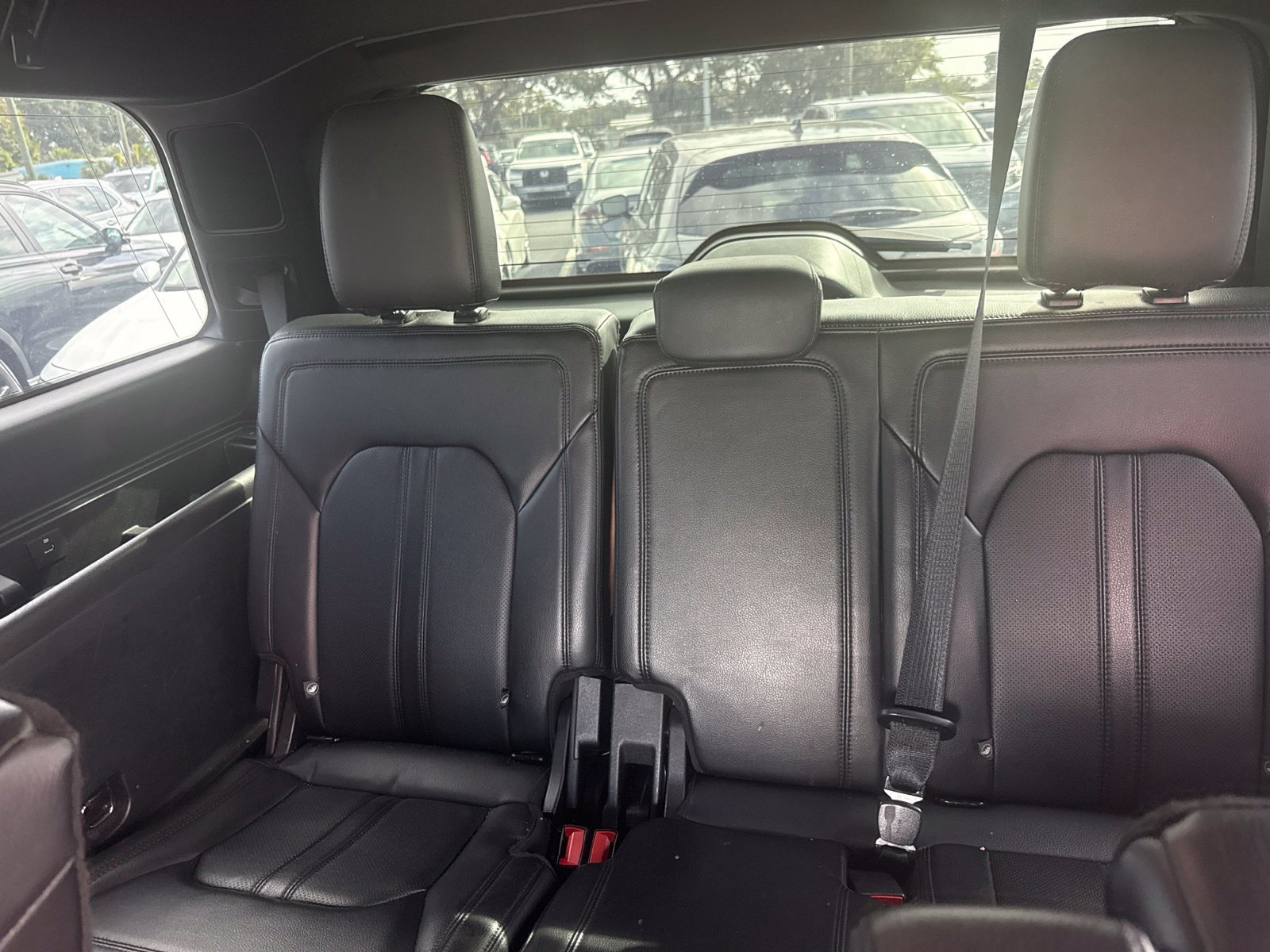 Used 2019 Ford Expedition Limited w/ Equipment Group 301A RWD image 9
