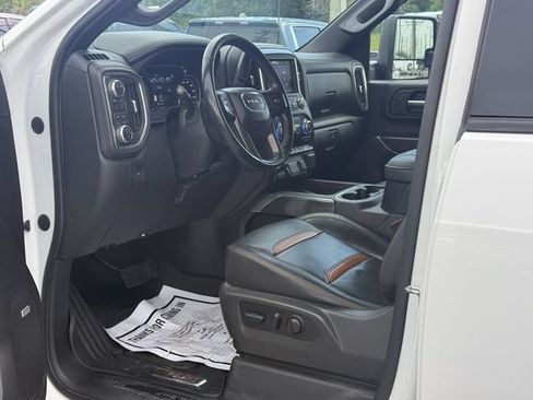 Used 2022 GMC Sierra 2500 AT4 w/ AT4 Premium Plus Package AWD/4WD image 13