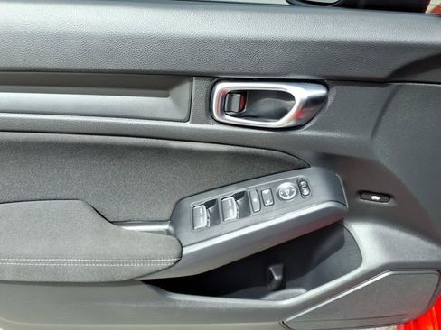 Used 2025 Honda Civic Sport image 3