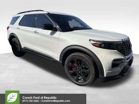 Used 2020 Ford Explorer ST w/ ST Street Pack image 4