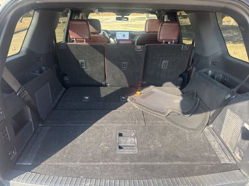 Used 2024 Ford Expedition Limited image 23