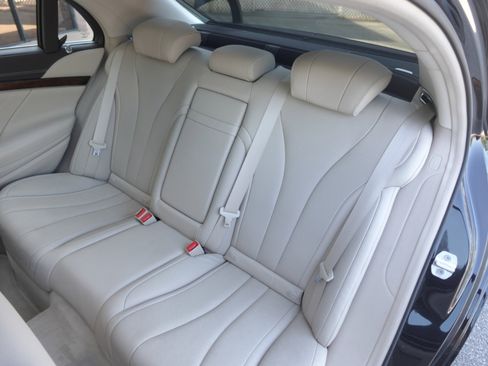 Used 2015 Mercedes-Benz S 550 Sedan image 15