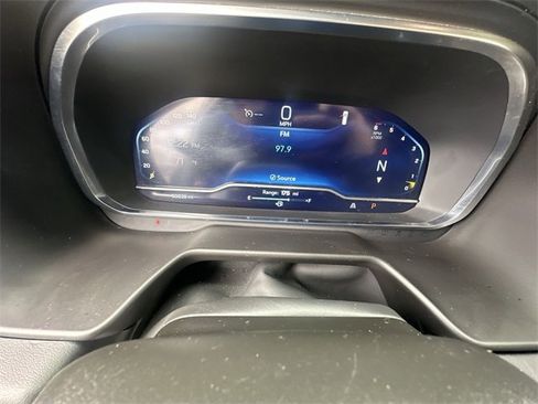 Used 2024 Chevrolet Suburban Premier image 10